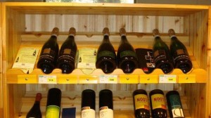 supermercado-shanghai-con-vinos-y-aceite-de-oliva-de-aromen-5